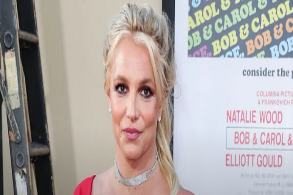 Father Britney Spears tries to get out of court according to her lawyer