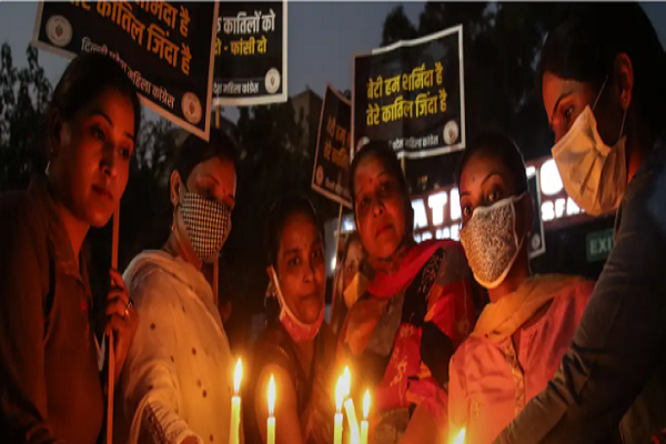 Indian cop rapes girl (13) who went to report gang rape