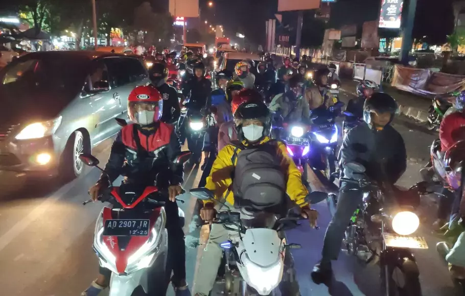Returning Eid Al Fitr, Motorcyclists "Master" the Cirebon Arterial Route