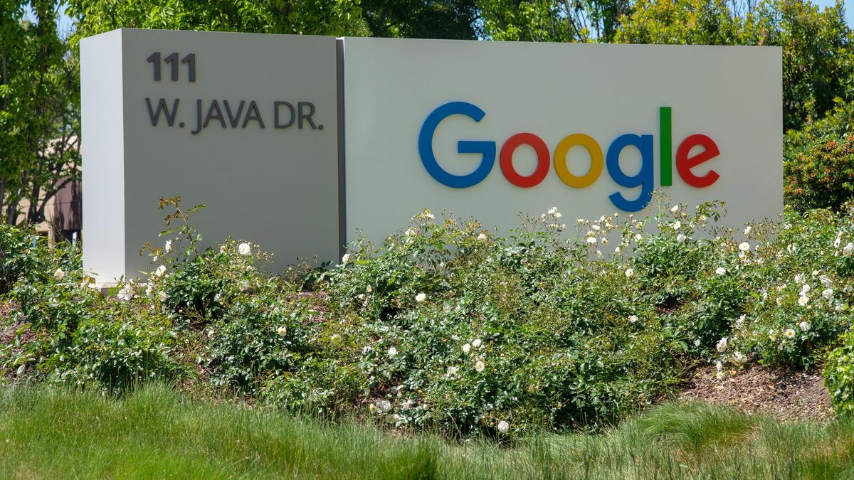 AI Experts Decide Withdraw from Google, Remind About the Dangers