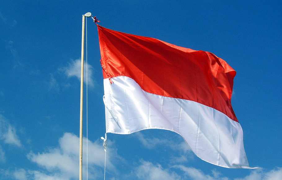 Another Moment the Indonesian Flag Appears Upside Down at the