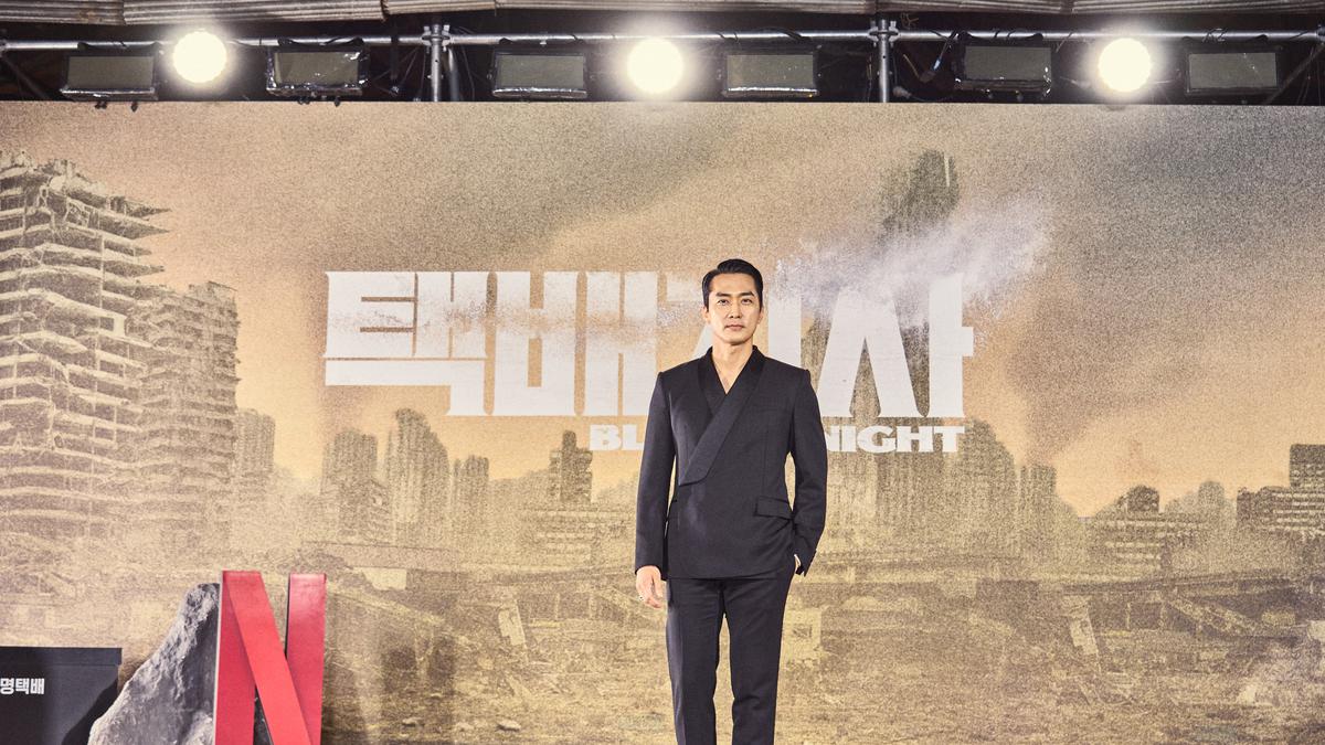 Drakor Black Knight Makes Song Seung Heon Reflect on Earth