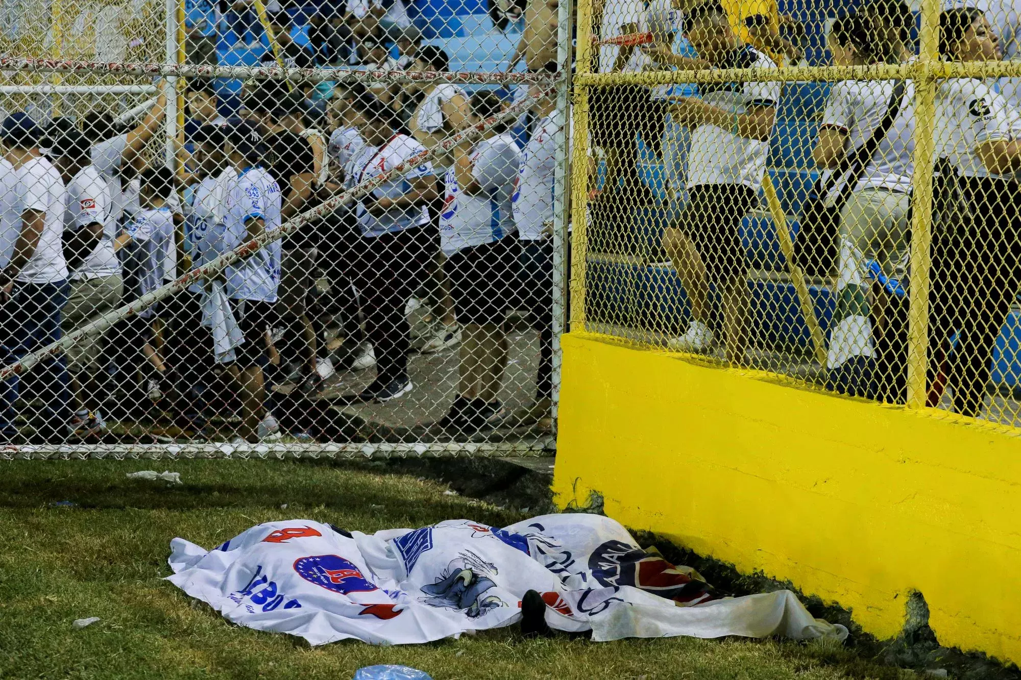 President of El Salvador Asks to Investigate Football Riots Completely