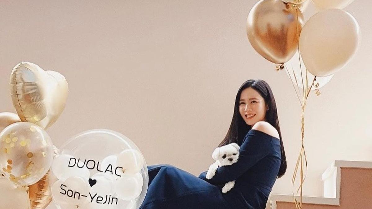Son Ye Jin Slim at First Photoshoot Months After