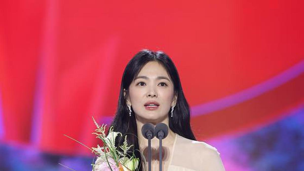 Song Hye Kyo Wins Best Actress at the Baeksang
