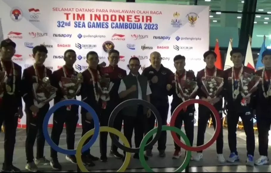 The Hockey National Team Brings Gold Medals Home to Indonesia