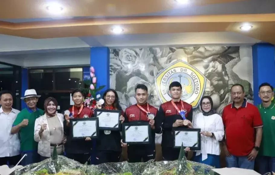 Winning SEA Games Medals, Six Unitomo Student Athletes Receive