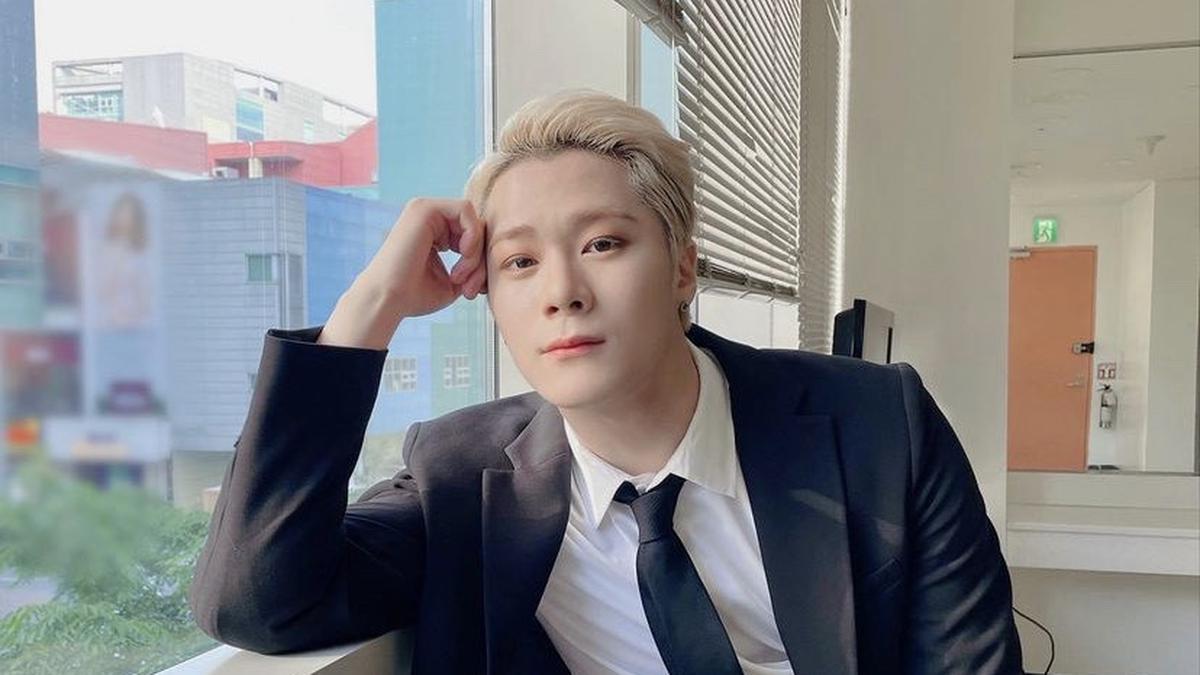 Moonbin Astro's Mother Begs Rumors About Her Son's Death Stopped,