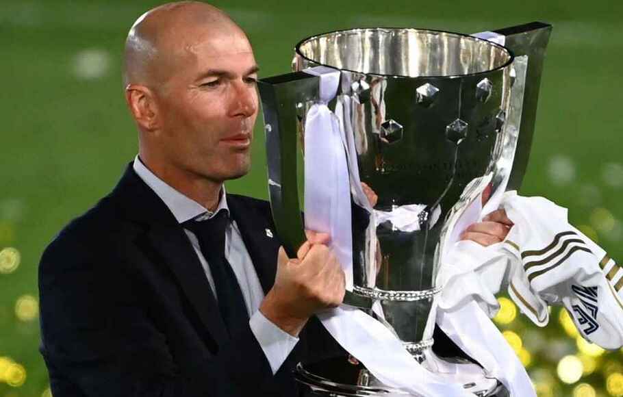 Zinedine Zidane Gives Signals to Train Again