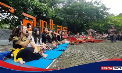 Commemorating Music Day, Dozens of Students in Kediri Perform Karawitan