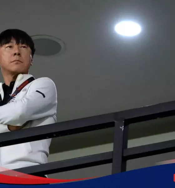 Shin Tae Yong Touches on Vietnam Players Who Touch the