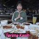 Tzuyang Comes to Indonesia Mukbang Skewers Continue Eating Nasi
