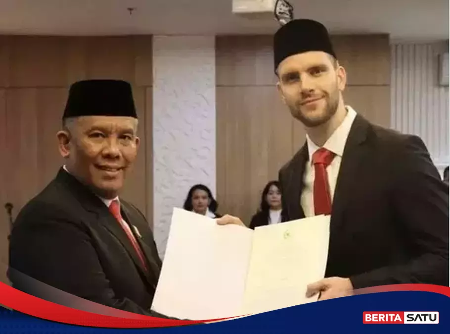 The appearance of Maarten Paes officially becoming an Indonesian citizen