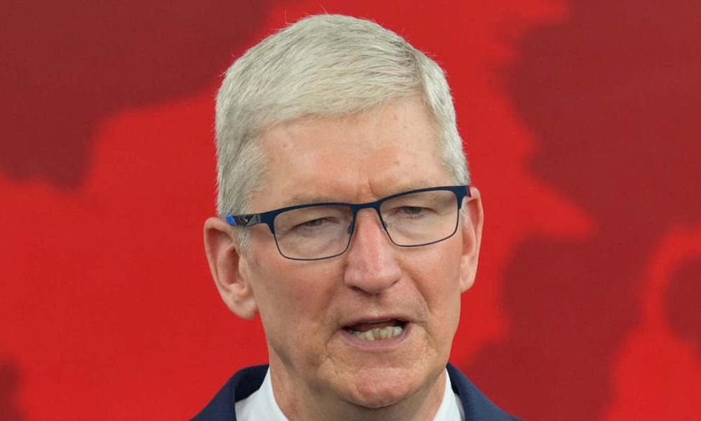 Who is Tim Cook&#;s successor? Leaks of Apple&#;s Next CEO