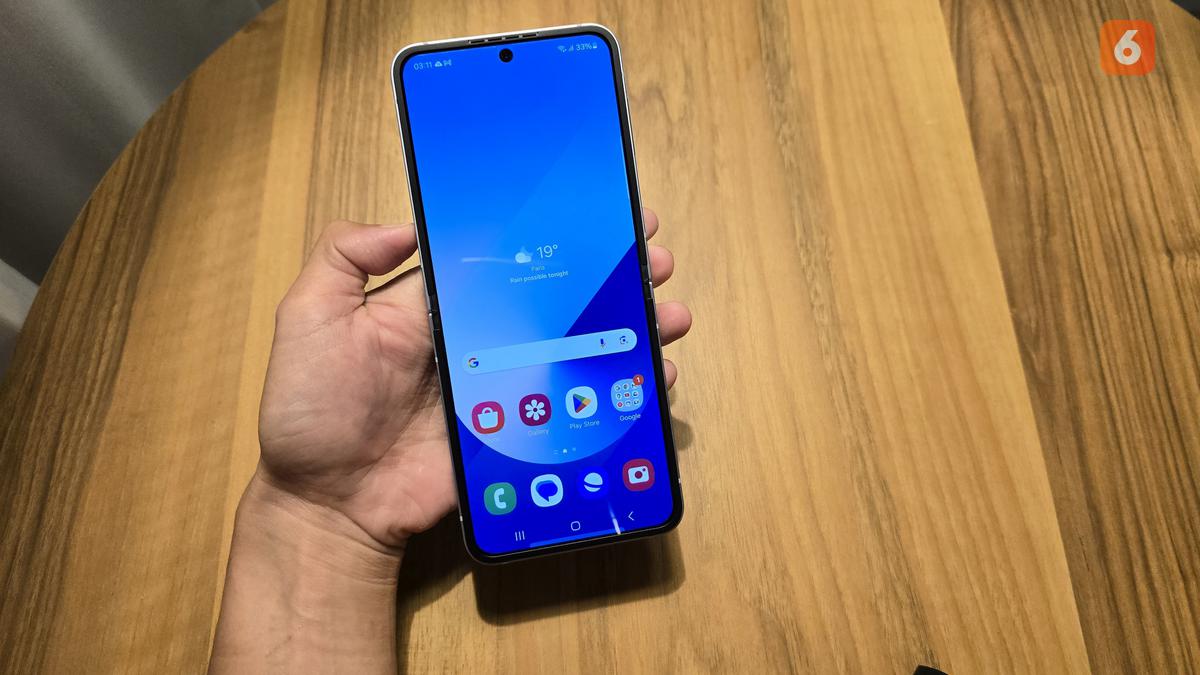 Galaxy Z Fold and Galaxy Z Flip Have Features Similar